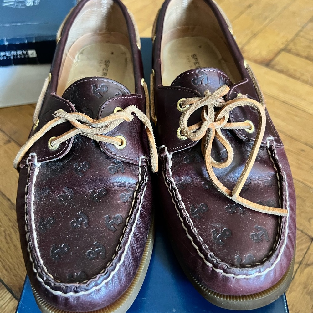 Anchor detail boat shoes